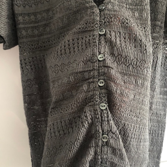 Green see-threw top - Picture 3 of 5